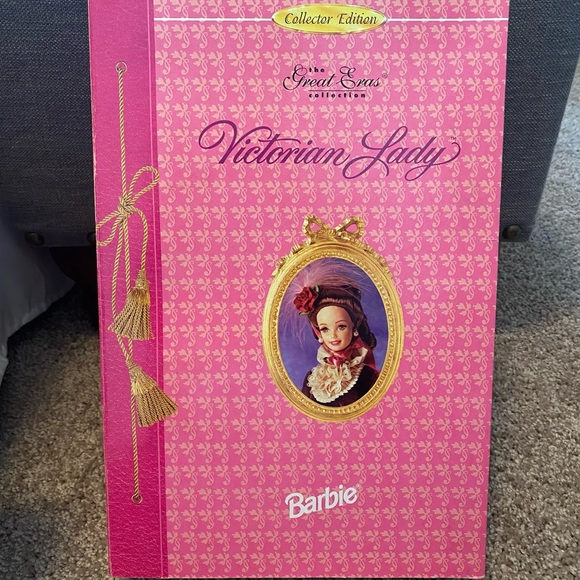 Victorian Lady Collectors Edition Barbie - Picture 10 of 10